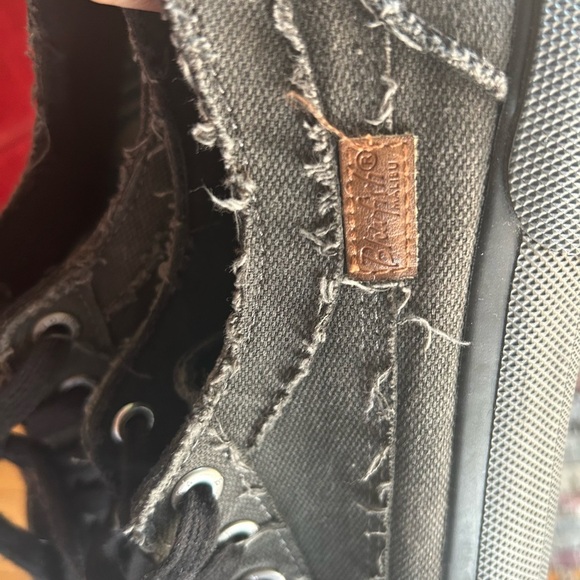 Blowfish Black Distressed Athletic Shoes 10 - Picture 7 of 15